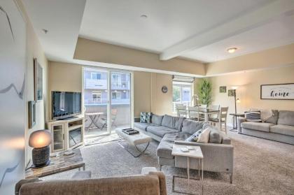 Grand Haven Condo with Patio Less Than 1 Mi to Downtown - image 2