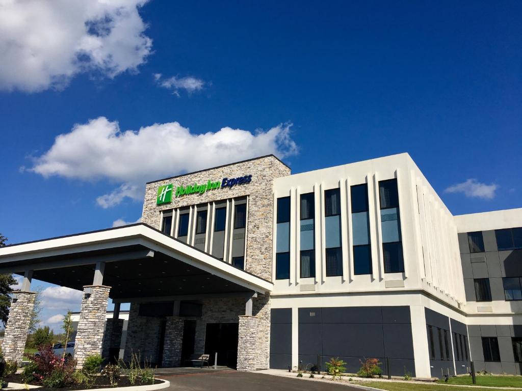 Holiday Inn Express - Grand Island an IHG Hotel - main image