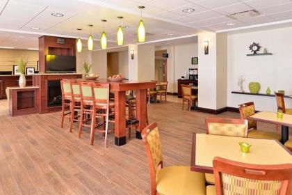 Hampton Inn Grand Island - image 12