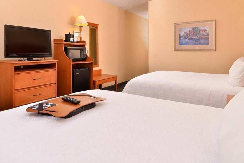 Hampton Inn Grand Island - image 7