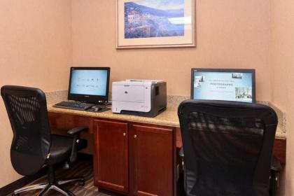 Hampton Inn Grand Island - image 9