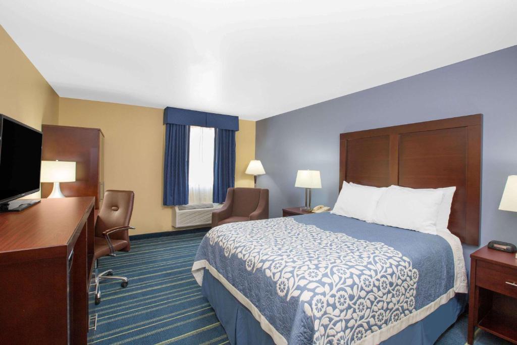 Days Inn by Wyndham Grand Island - image 2