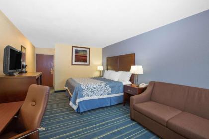 Days Inn by Wyndham Grand Island - image 4