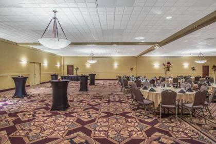 Ramada by Wyndham Midtown Grand Island - image 9