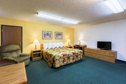 Rodeway Inn Grand Island - image 13