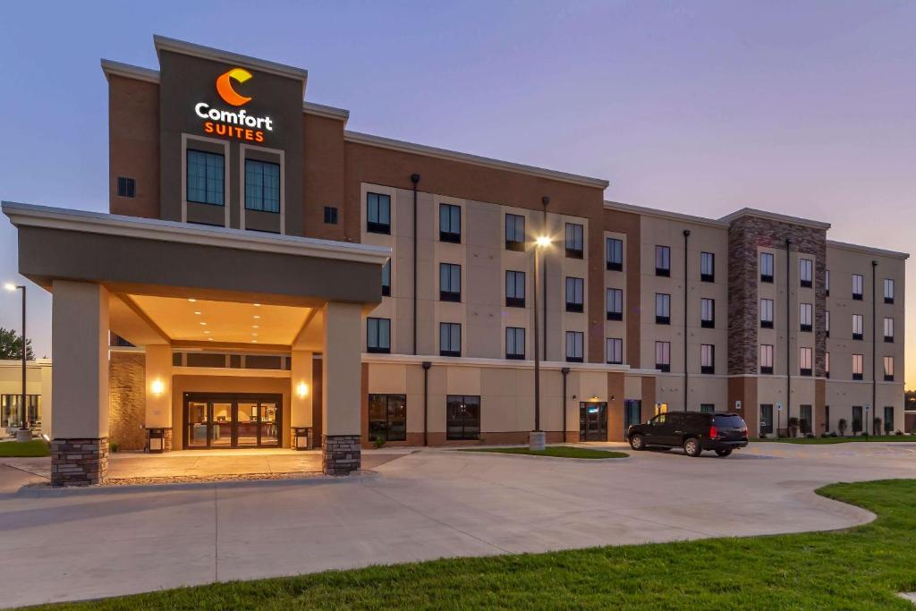 Comfort Suites Grand Island - main image