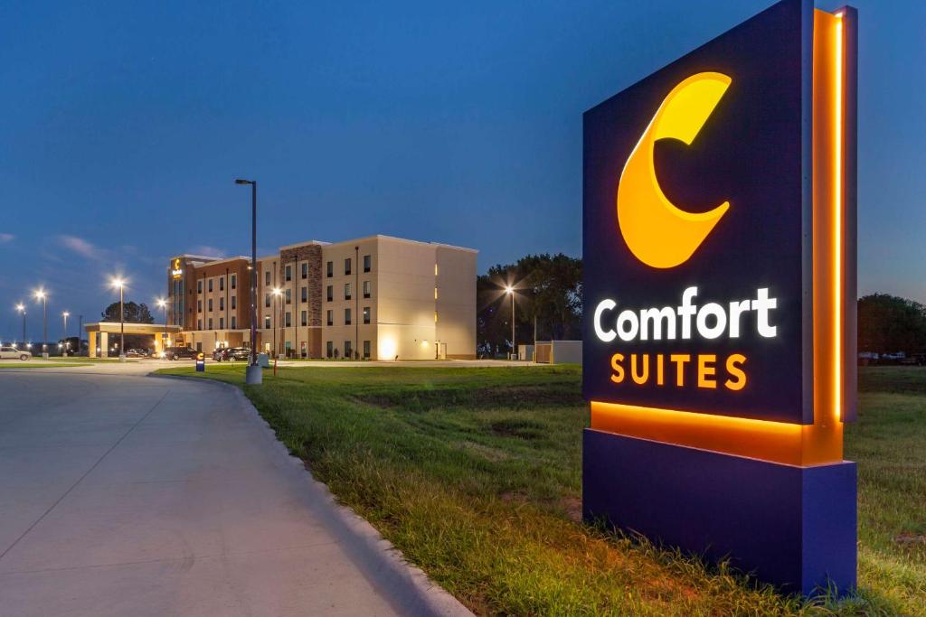 Comfort Suites Grand Island - image 4