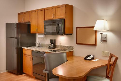 Candlewood Suites Grand Junction an IHG Hotel - image 2