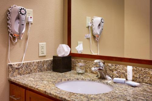 Candlewood Suites Grand Junction an IHG Hotel - image 3