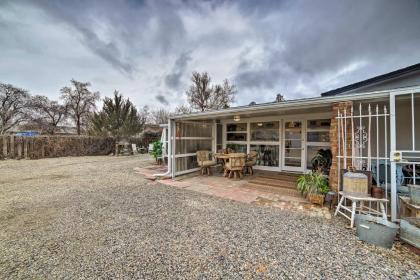 The Bees Knees Bungalow by Bike Trails and Wineries! - image 15