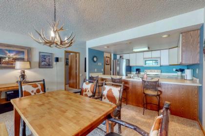 Lakefront Living - image 11