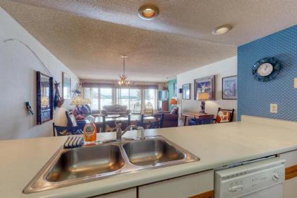 Lakefront Living - image 12