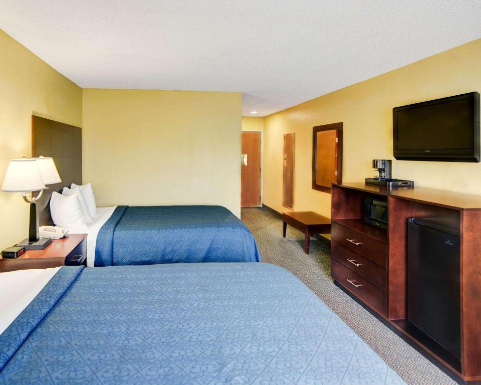 Quality Inn & Suites Grand Prairie - image 5