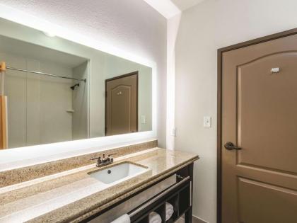 La Quinta by Wyndham Dallas Grand Prairie South - image 15