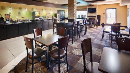 Best Western Plus Arlington North - image 13