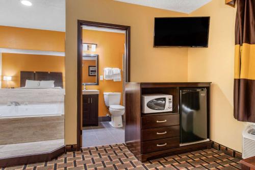 Quality Inn Grand Rapids Near Downtown - image 5