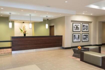 DoubleTree by Hilton Grand Rapids-Airport - image 2