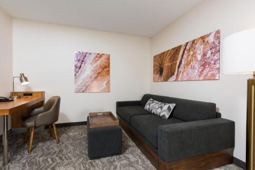 SpringHill Suites Grand Rapids North - image 2