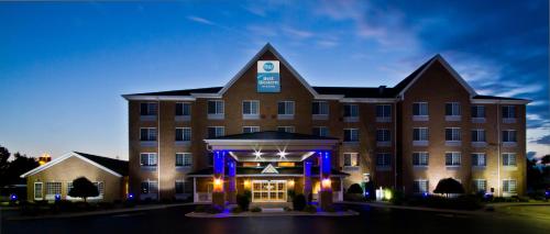 Best Western Executive Inn & Suites - image 2