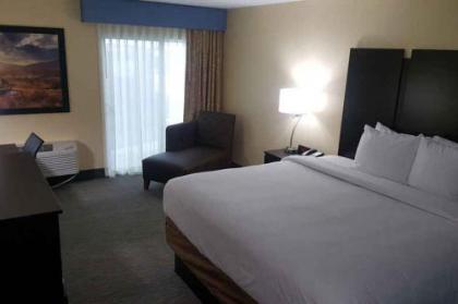 Days Inn & Suites by Wyndham Grand Rapids Near Downtown - image 3