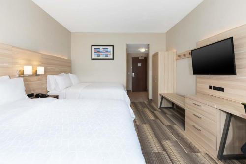 Holiday Inn Express & Suites - Grand Rapids Airport - South an IHG Hotel - image 5