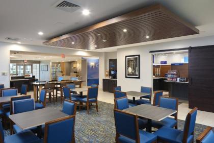 Holiday Inn Express Grand Rapids Southwest an IHG Hotel - image 14