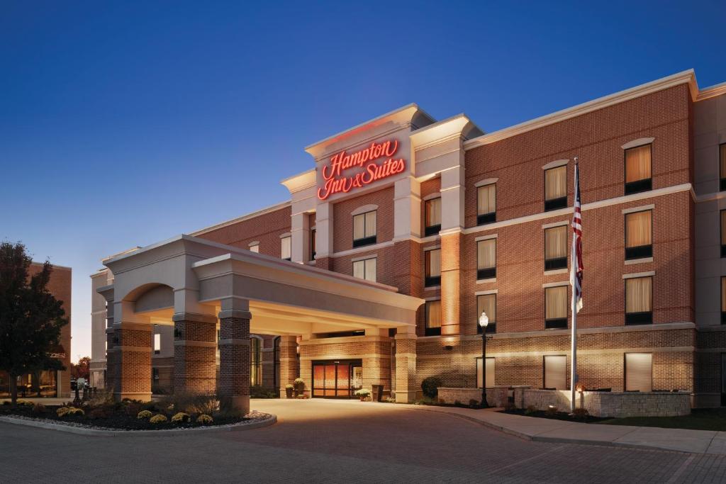 Hampton Inn & Suites Mishawaka/South Bend at Heritage Square - main image