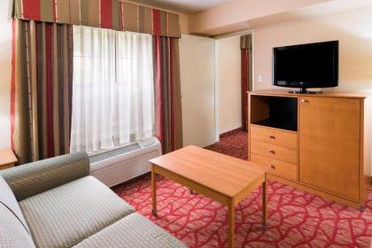 Holiday Inn Express Grants Pass an IHG Hotel - image 14