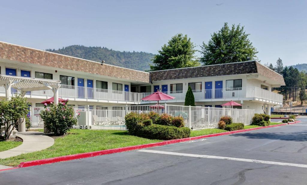 Motel 6-Grants Pass OR - main image