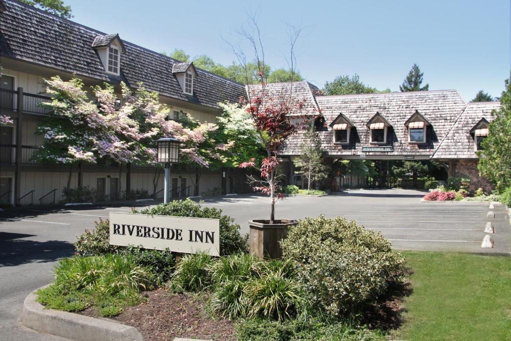 Riverside Inn - main image