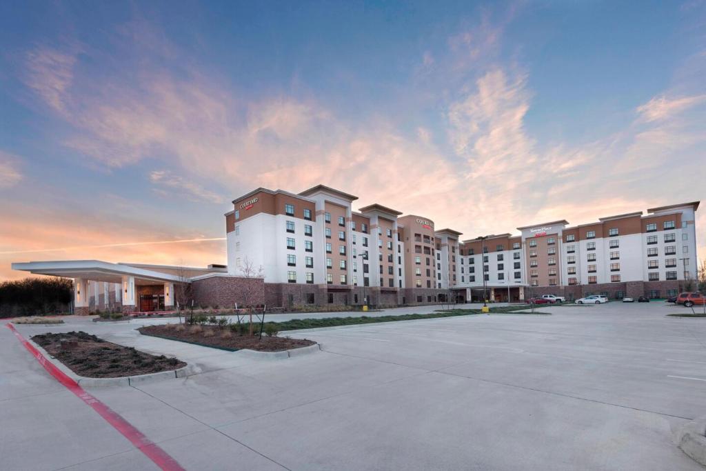 Courtyard by Marriott Dallas DFW Airport North/Grapevine - image 5