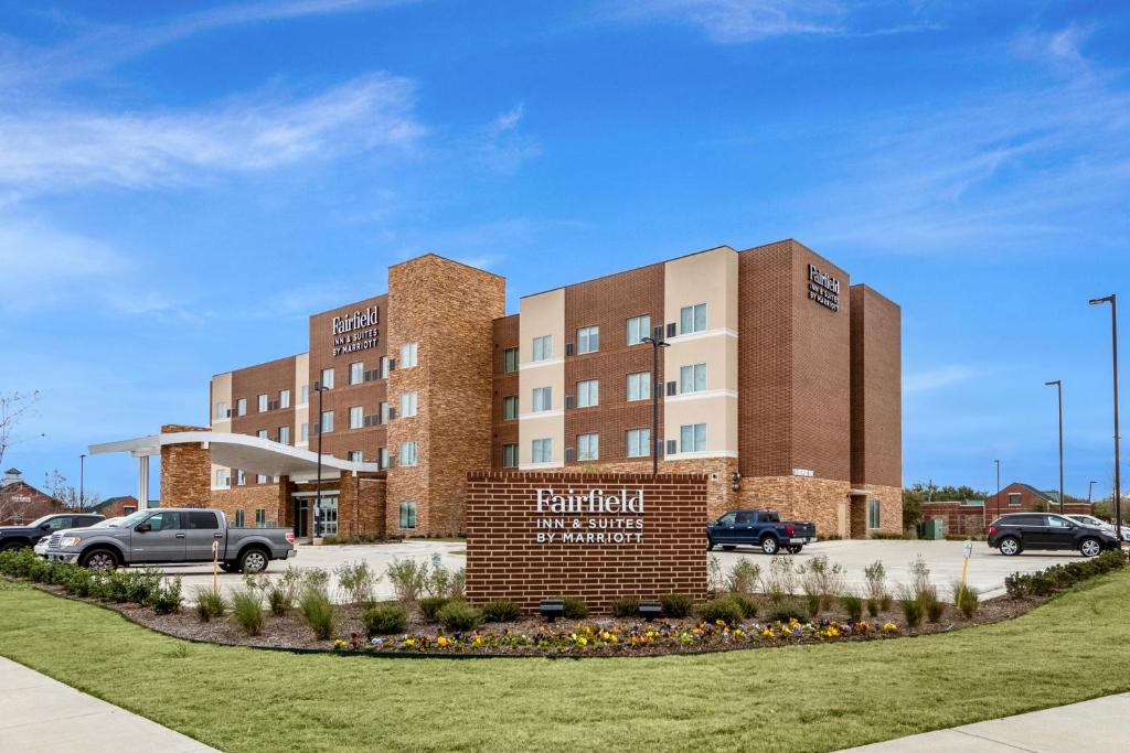 Fairfield Inn & Suites by Marriott Dallas DFW Airport North Coppell Grapevine - main image