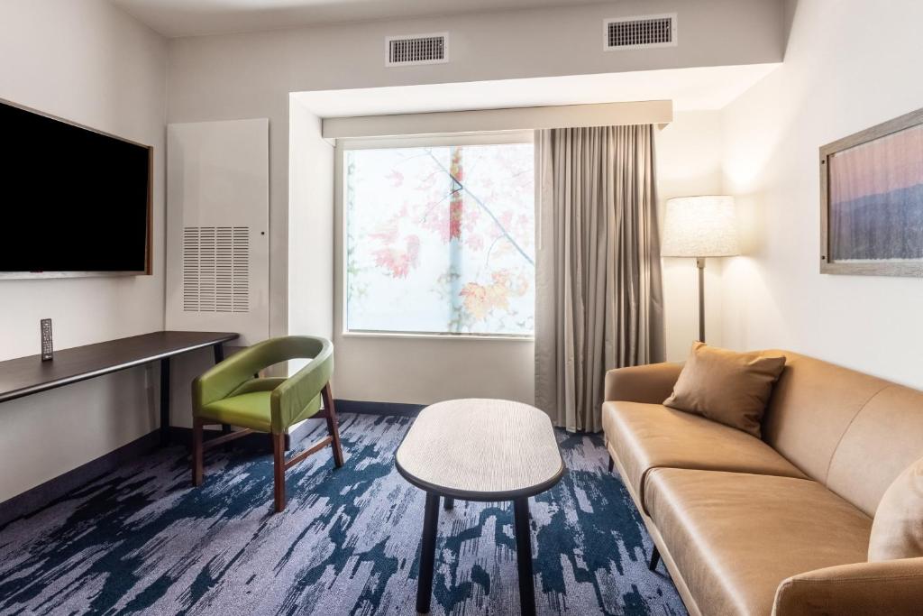 Fairfield Inn & Suites by Marriott Dallas DFW Airport North Coppell Grapevine - image 4