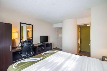 Quality Inn - image 11