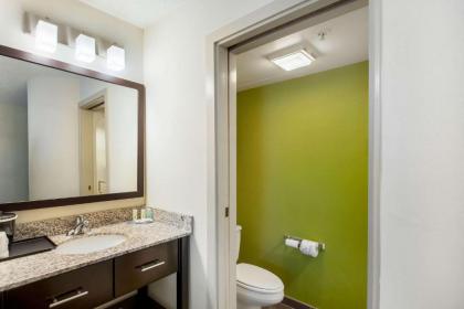 Quality Inn - image 9