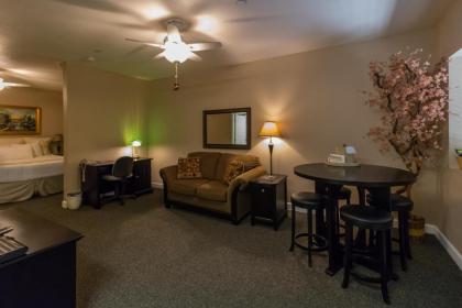 Grass Valley Courtyard Suites - image 3