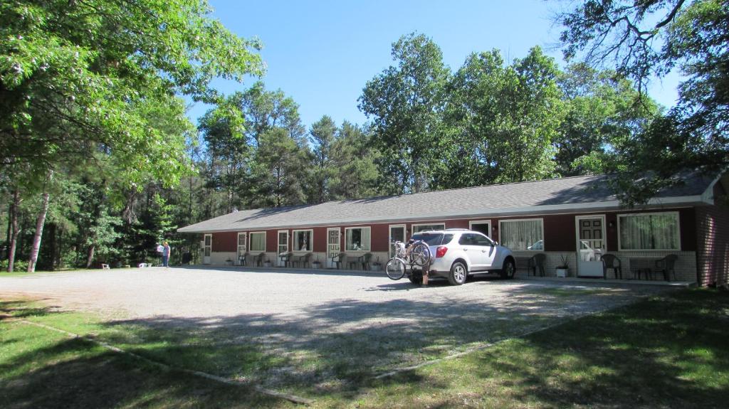 Woodland Motor Lodge - image 2