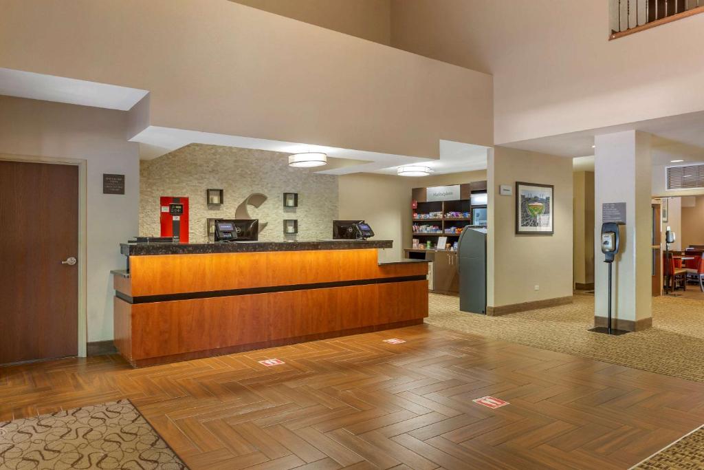 Comfort Suites Grayslake - image 5