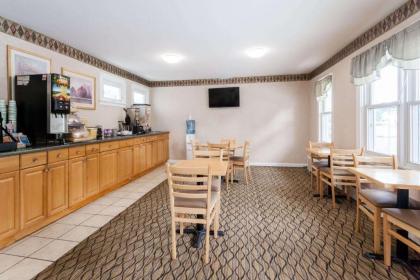 Travelodge by Wyndham Great Barrington Berkshires - image 9