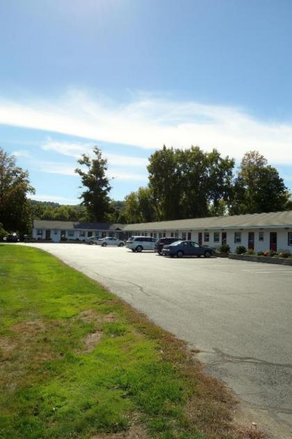 Monument Mountain Motel - image 2