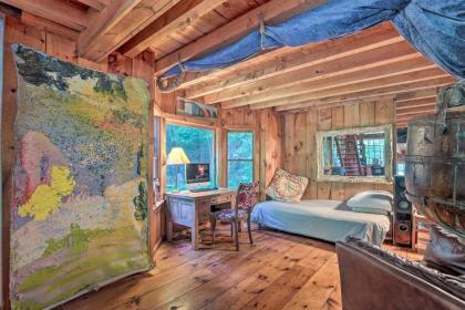 The Mill River Cabin with Fireplace and River View! - image 10