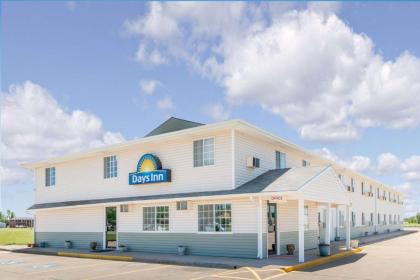 Days Inn by Wyndham Great Bend - image 1