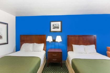 Travelodge by Wyndham Great Bend - image 14