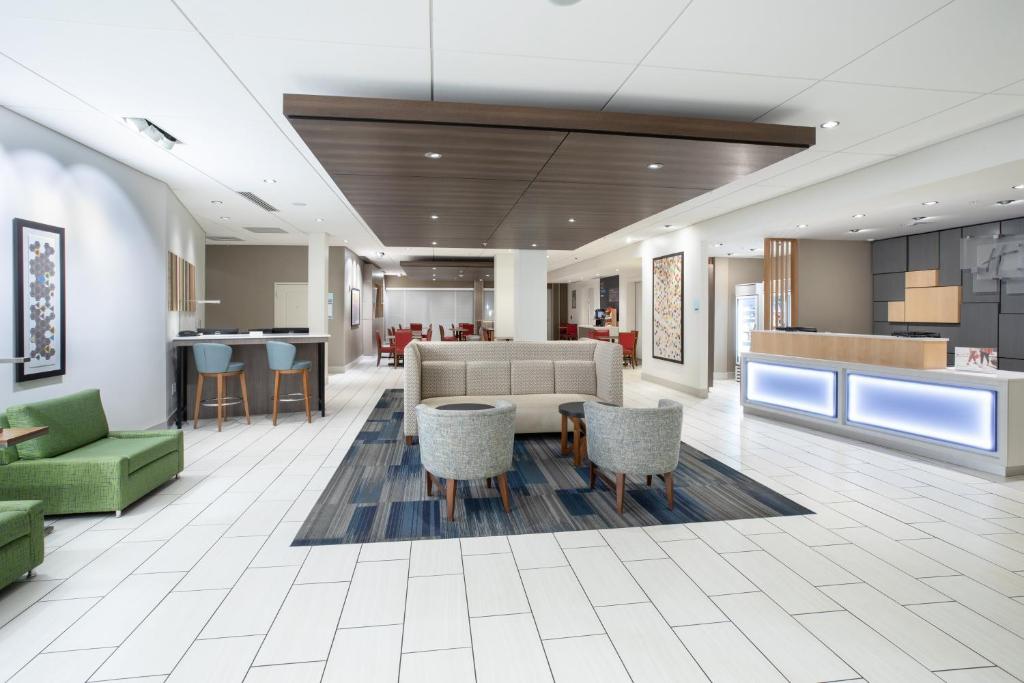 Holiday Inn Express & Suites Great Bend an IHG Hotel - image 3