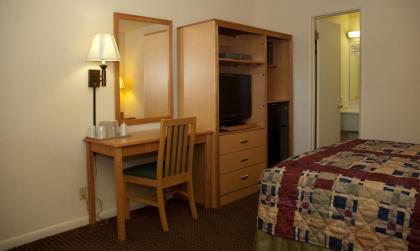 Travelers Budget Inn - image 10