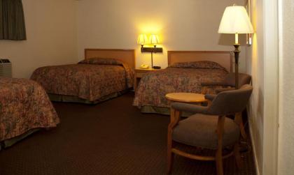 Travelers Budget Inn - image 7