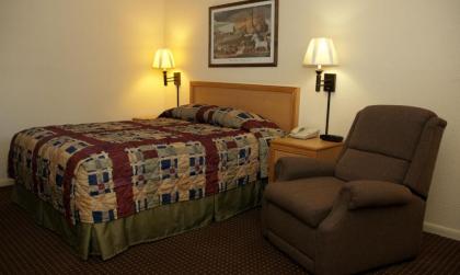 Travelers Budget Inn - image 9