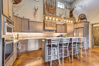 Kansas Hunting Lodge Ideal for Large Groups! - image 14