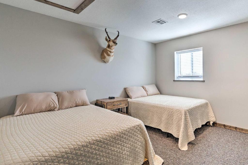 Kansas Hunting Lodge Ideal for Large Groups! - image 7