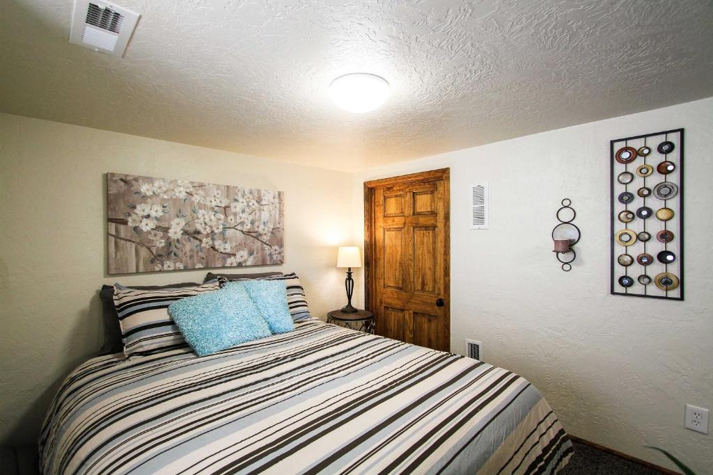 Pet-friendly Great Falls Home Walk to Downtown! - image 4